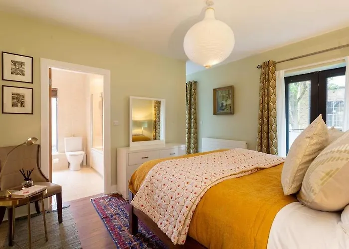 The Mews, 2 Dom wakacyjny *